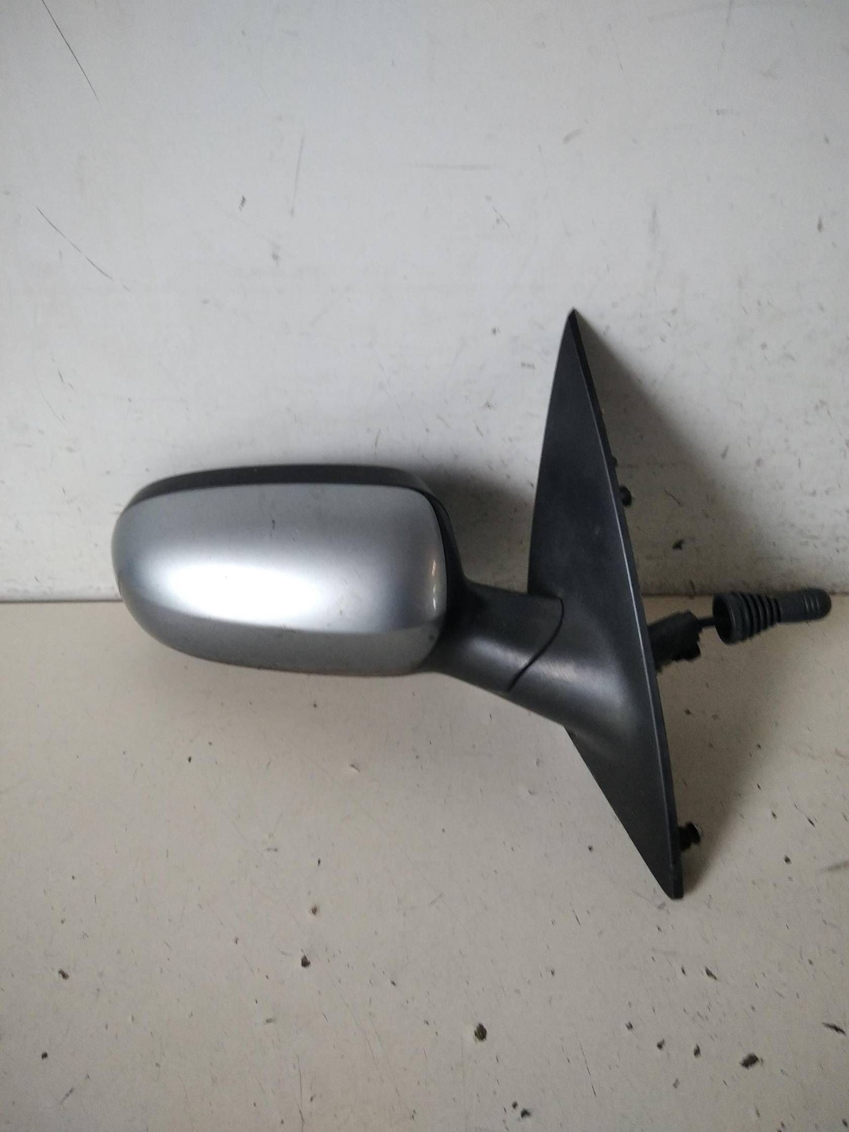 Retrovisore est. dx.